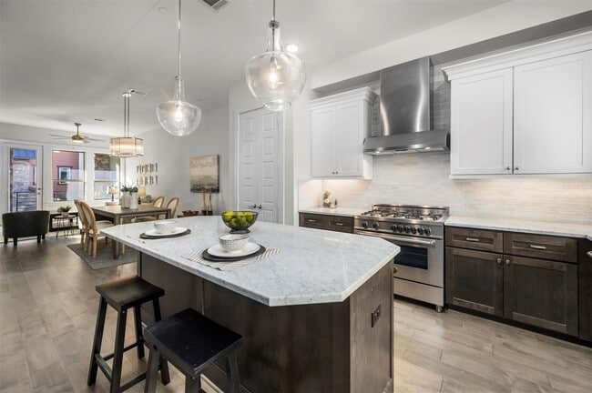 Building Photo - 2651 Fountain Key Blvd