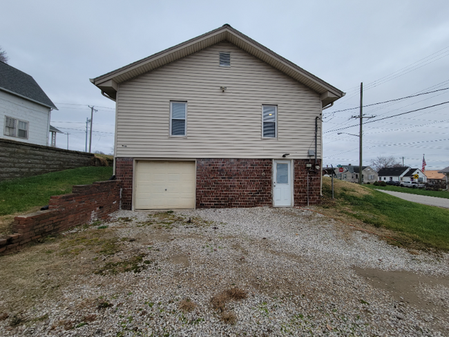 Building Photo - 530 S Seminary St