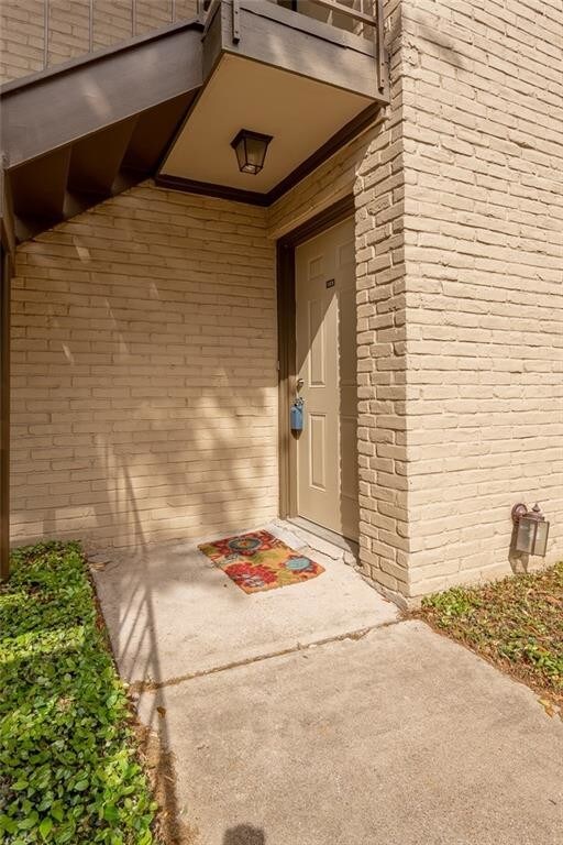 Building Photo - 10650 Steppington Dr