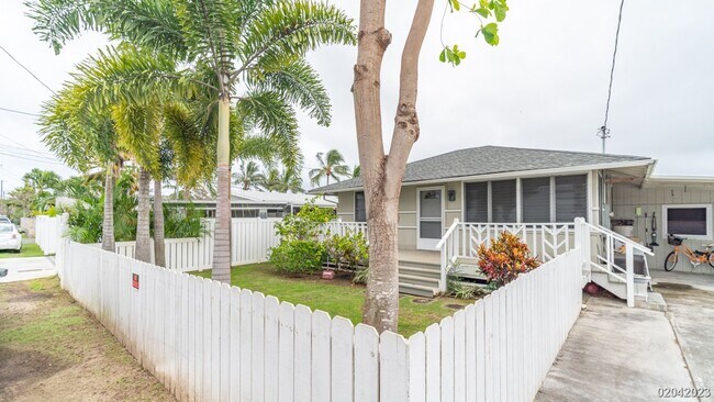 Foto del edificio - 2br/1ba Triplex House in Kailua UTILITIES ...
