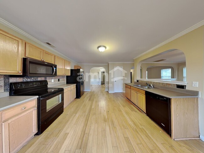 Building Photo - 1001 Collington Dr