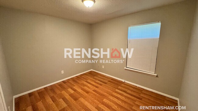 Foto del edificio - 381 N Manassas St