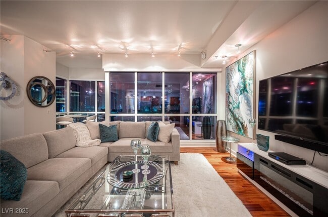 Building Photo - 4525 Dean Martin Dr