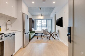 Building Photo - 742 Rue William