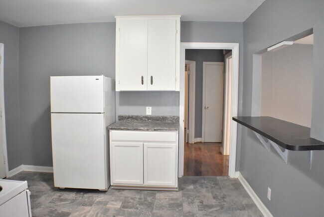 Building Photo - 2241 Chappelle St.