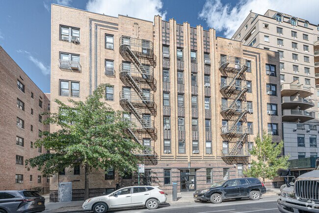 Foto del edificio - 13333 Sanford Ave