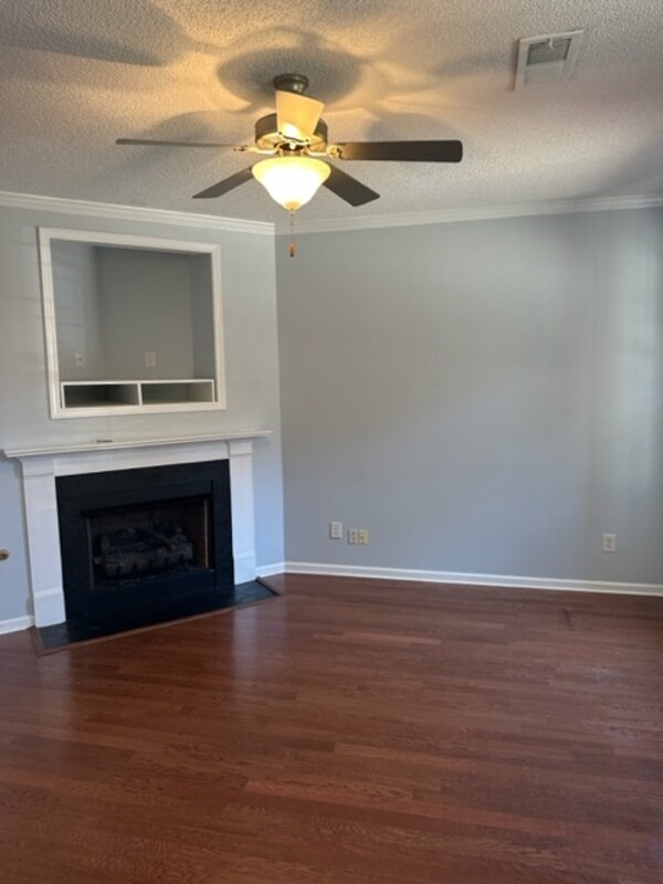 Building Photo - 310 Irvine Ct