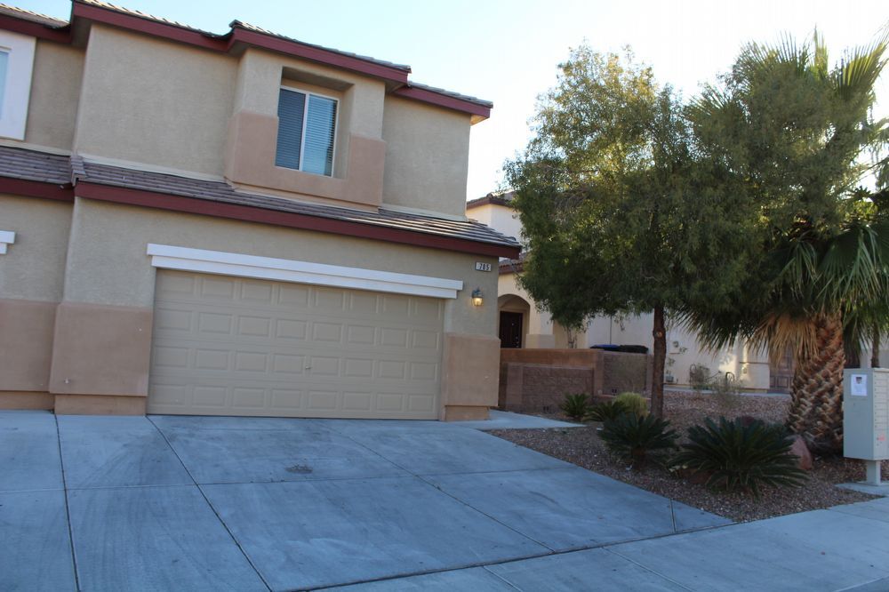Primary Photo - 705 W Colton Ave