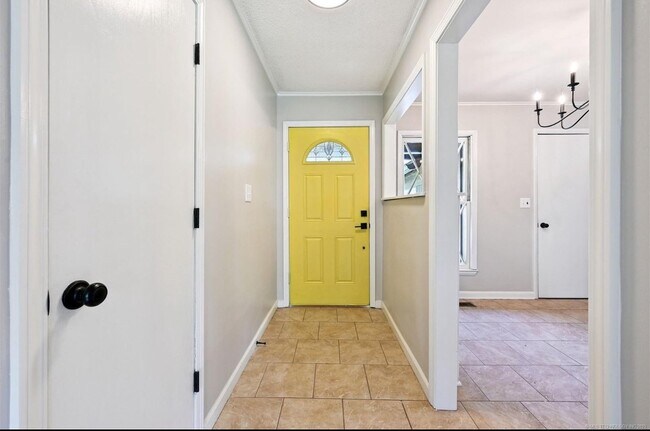 Foto del edificio - 4643 E 59th St