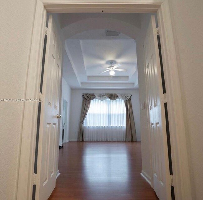 Foto del edificio - 998 NW 167th Terrace
