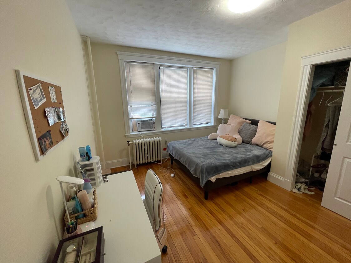Foto del edificio - 372 Chestnut Hill Ave