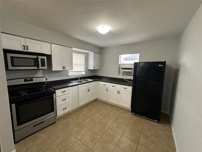 Foto del edificio - 4911 Delano St