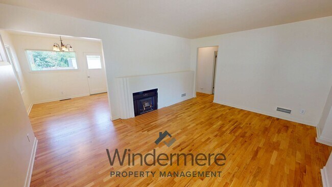 Foto del edificio - 421 E Rose St