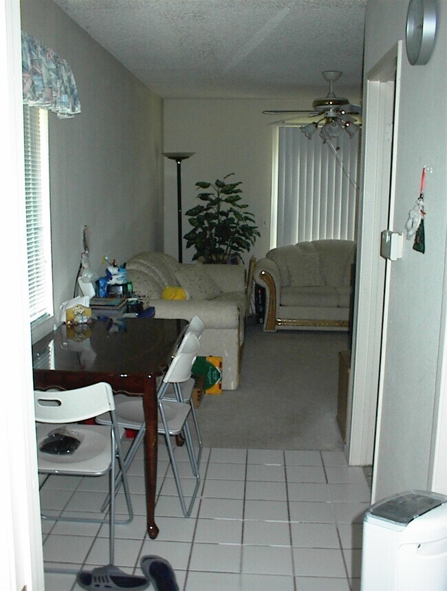 Foto del edificio - 8265 Halford St