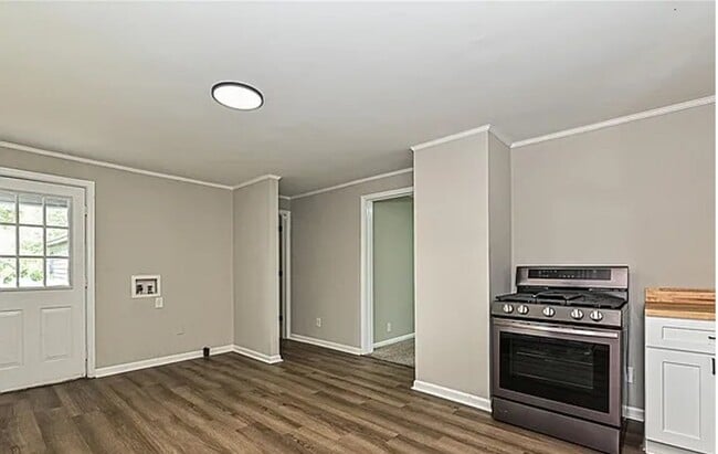 Foto del edificio - Charming 2-bed, 1-bath bungalow just steps...