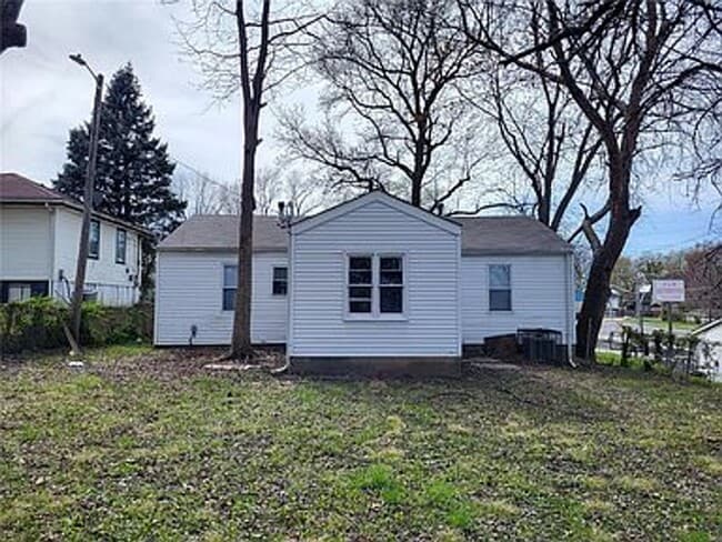 Foto del edificio - 6156 Jackson Ave