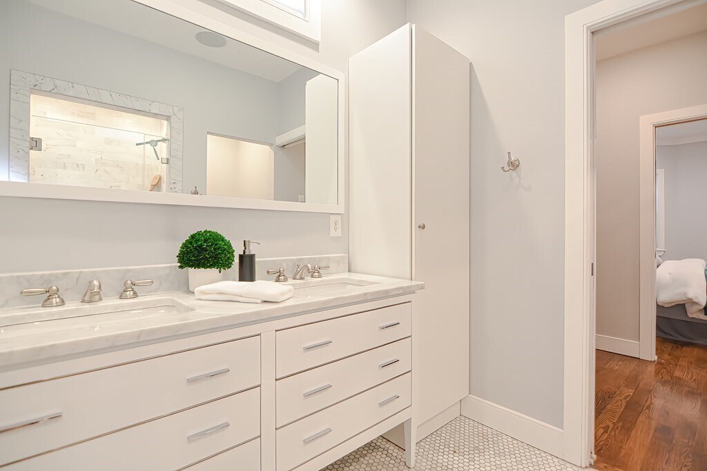 Building Photo - 3 Stockton St