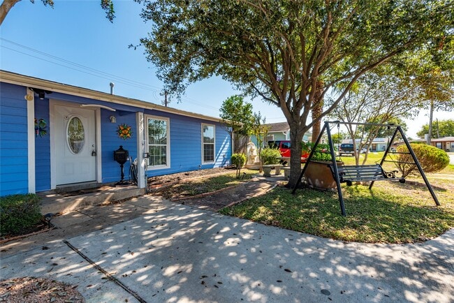 Foto del edificio - 1310 Harris Way