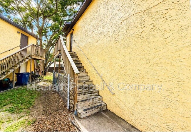Foto del edificio - 3826 Lakeshore Dr