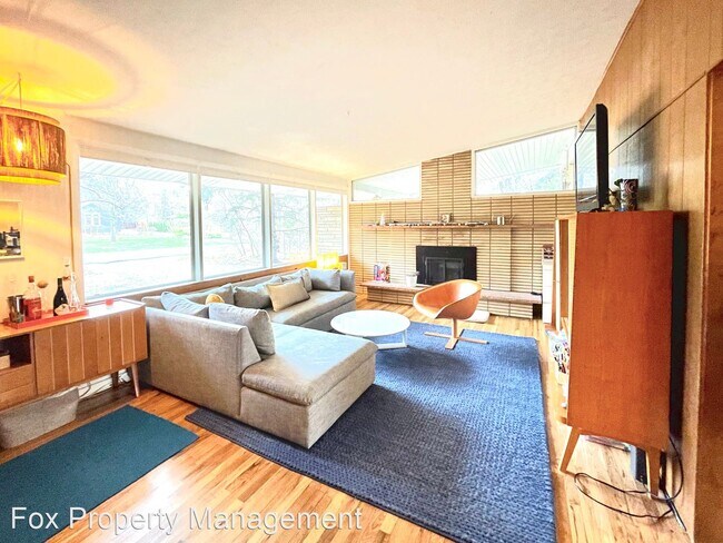 Building Photo - 3 br, 1 bath House - 2150 Emerald Road