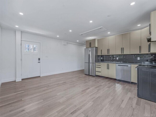 Foto del edificio - 337-Beach43 Beach 43rd St