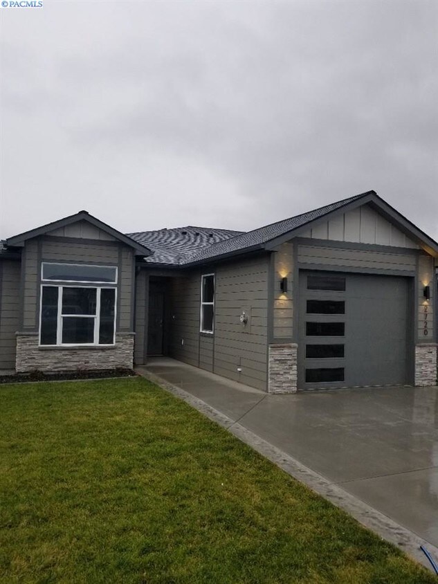 Primary Photo - New Townhouse in West Richland