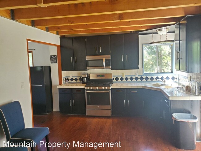 Building Photo - 3 br, 2 bath House - 595 Cedar Ln