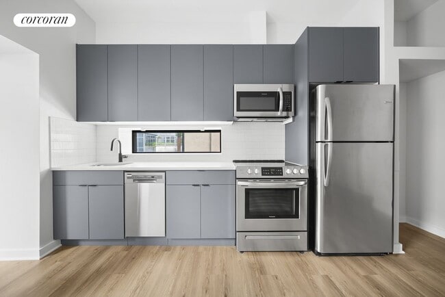 Foto del edificio - 317 W 51st St