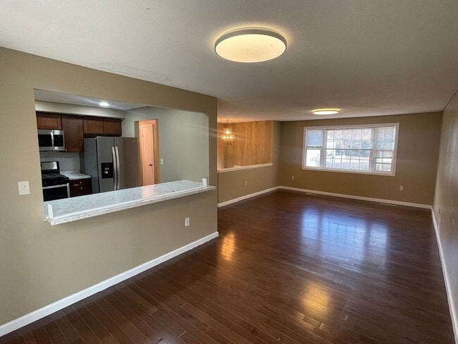 Building Photo - 498 Addison Rd