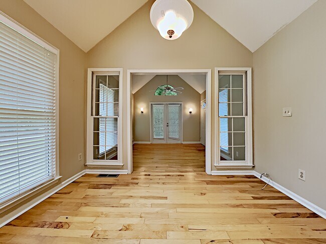 Building Photo - 2262 Byron Court