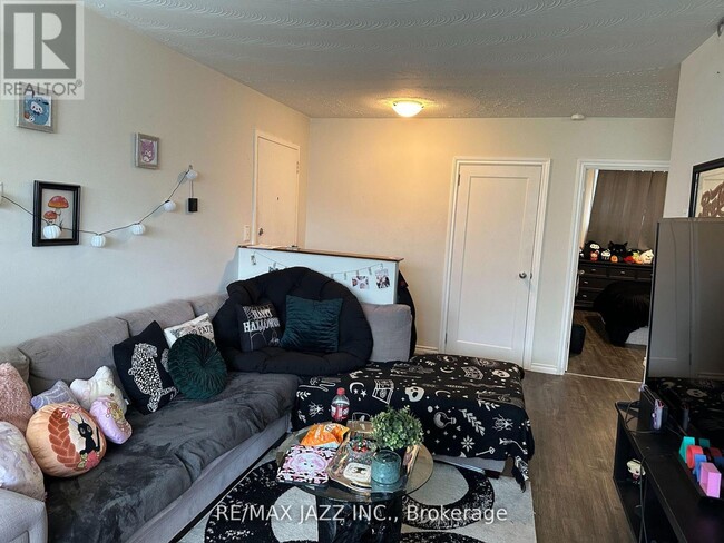 Photo du bâtiment - 43 Wayne Ave