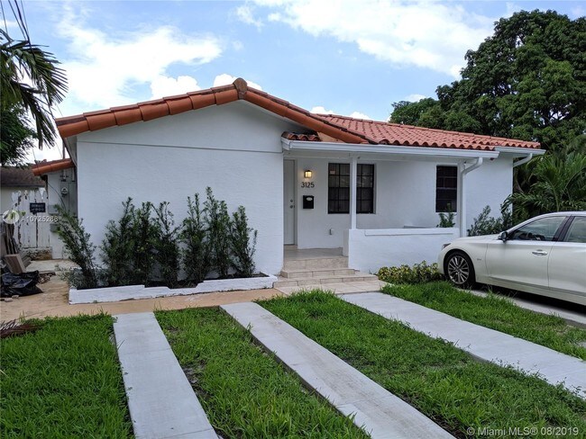 Building Photo - 3125 SW 19th St