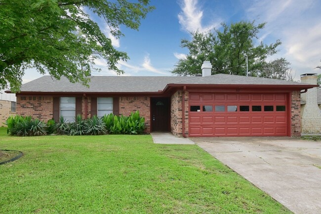Building Photo - 3117 Chaparral- House