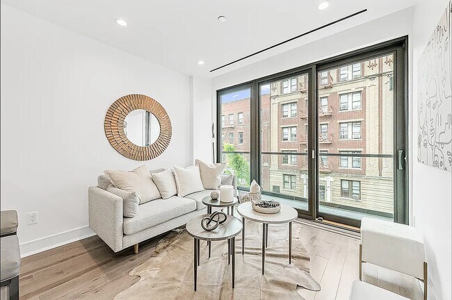 Foto del edificio - 30-37 32nd Street-4B
