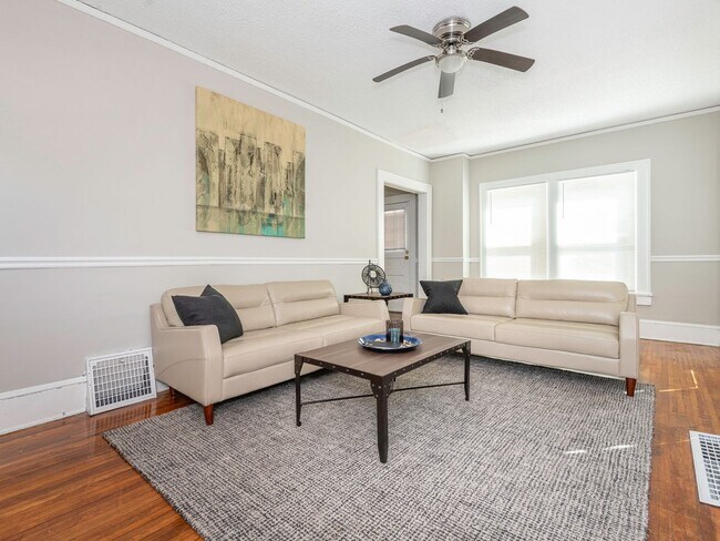 Foto del edificio - Lovely Two Story, 3 Bedrooms, 2 Bath Home