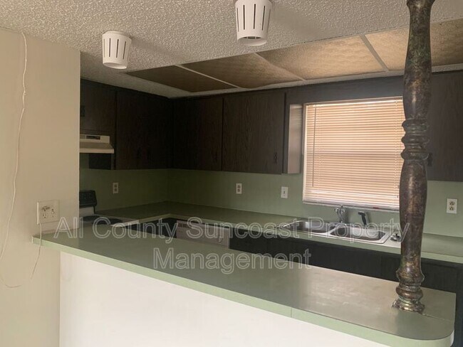 Foto del edificio - 471 76th Ave N