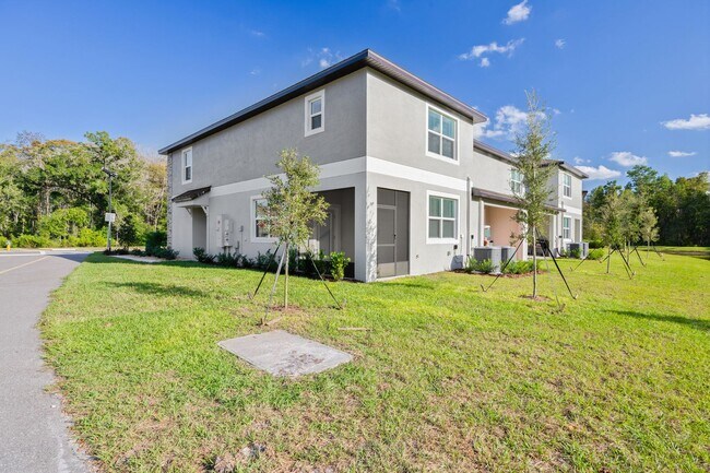 Foto del edificio - Brand New End Unit Townhome in Angeline Co...