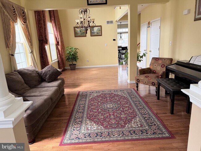 Foto del edificio - 413 Ruby Rd