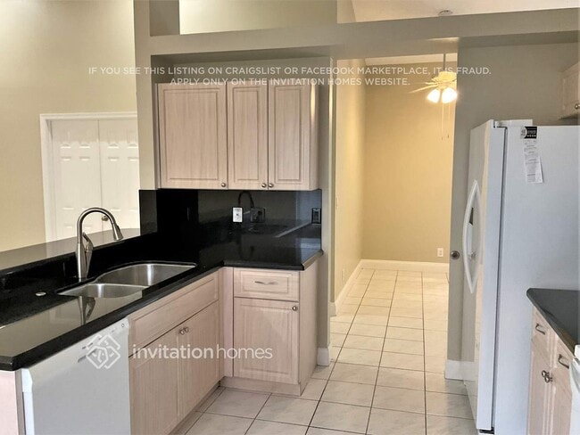 Building Photo - 12615 SW 7th Pl