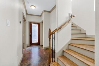 Building Photo - 1218 Sandman St