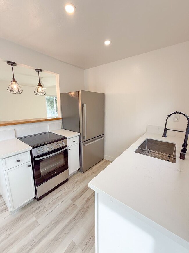 Building Photo - 4211-4219 Jewell St