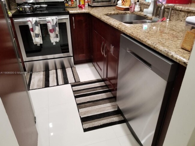 Foto del edificio - 984 SW 113th Terrace