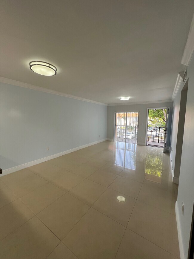 Building Photo - 7061 SW 129th Ave
