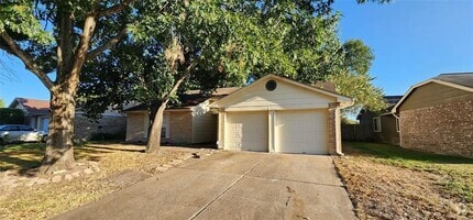Building Photo - 16755 Maplemont Dr