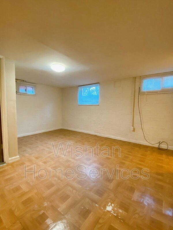 236 W Washington St Unit Apt 7, IL 61455 Condo for Rent in