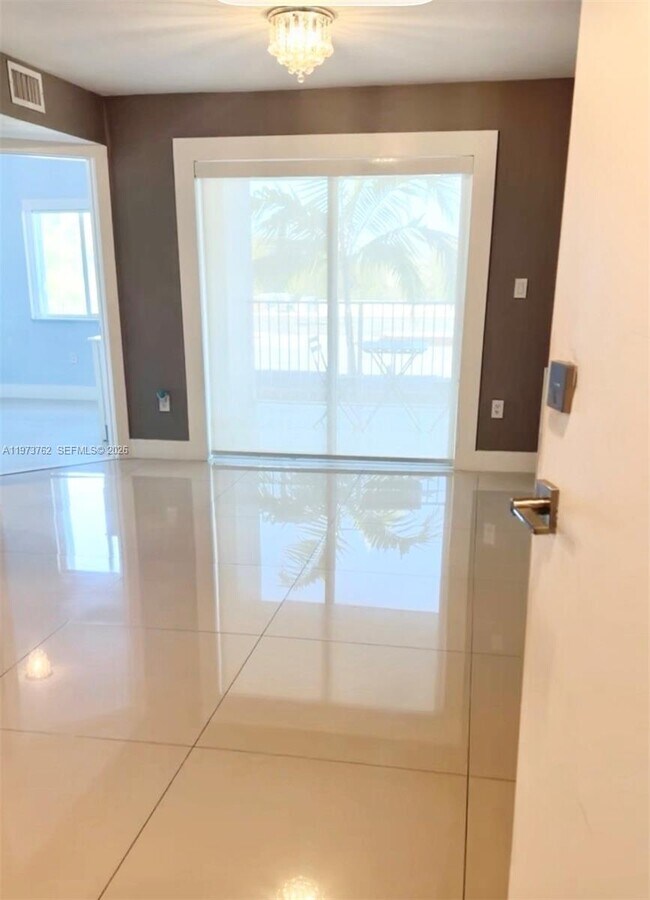 Foto del edificio - 637 SW 3rd St