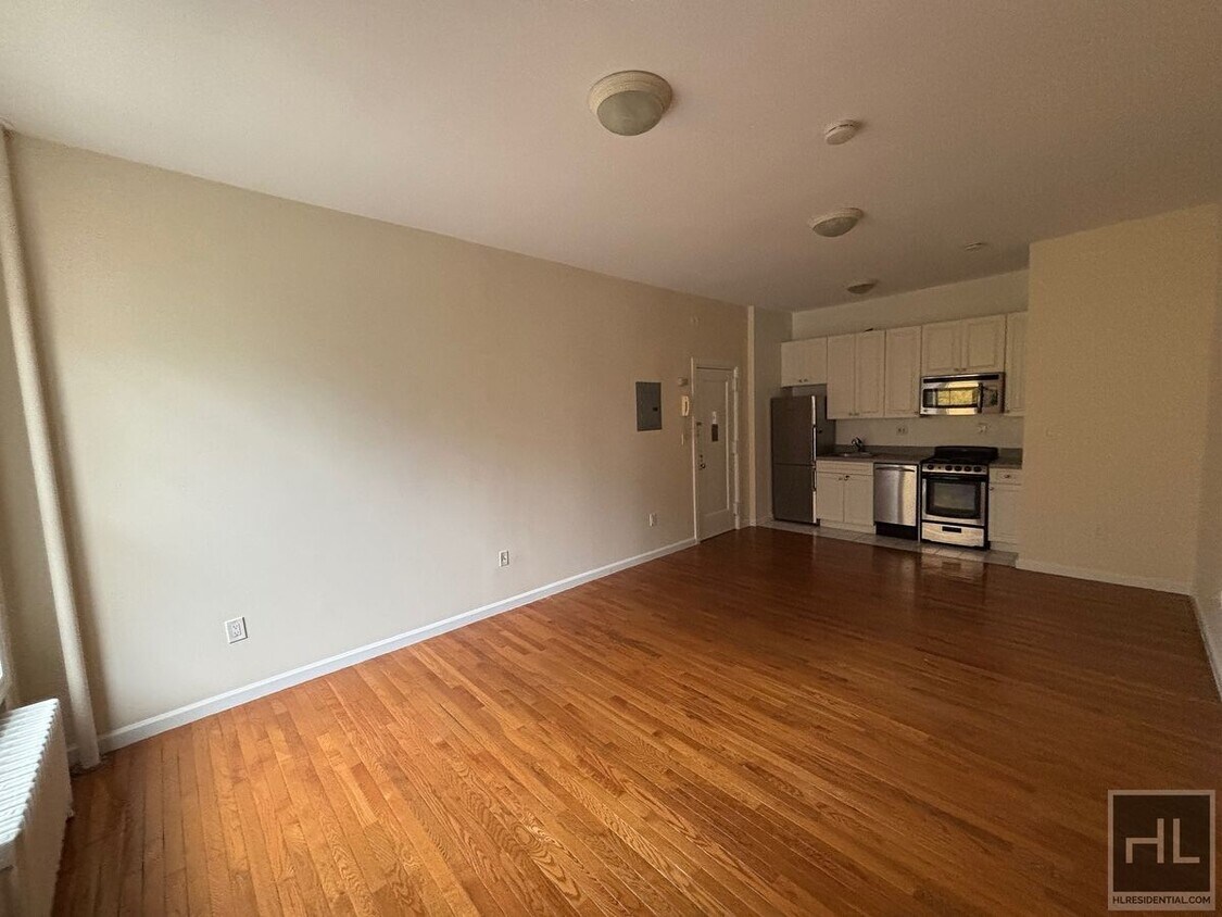 Primary Photo - WEST 72 STREET