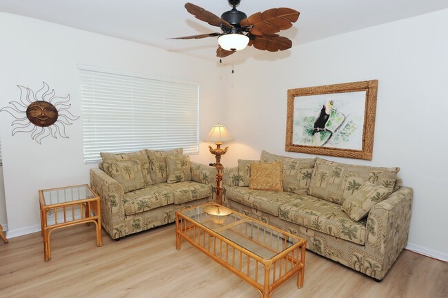 Foto del edificio - OFF-SEASON 2026 : 2 Bedroom 2 Bath Furnished Rental in Vanderbilt Lakes