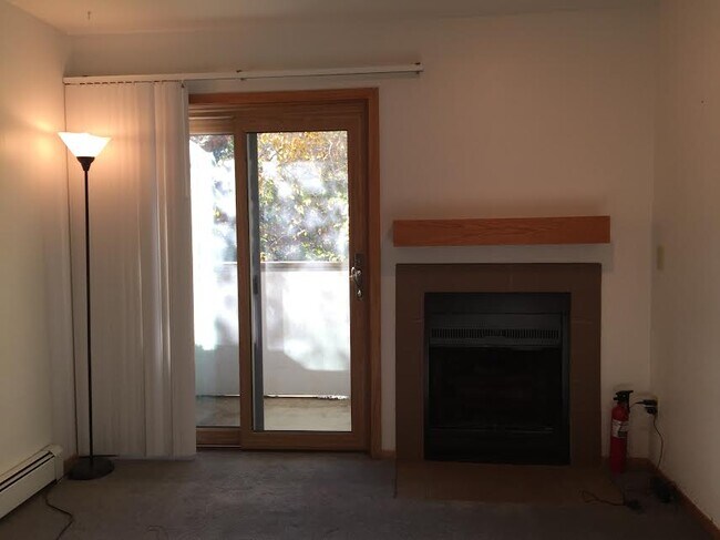 Photo - 2711 Mapleton Ave Apartment