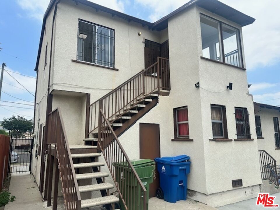 Foto principal - 900 W 69th St